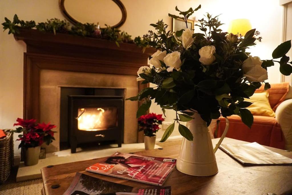 The Snicket - Traditional Cotswold Holiday home Cheltenham